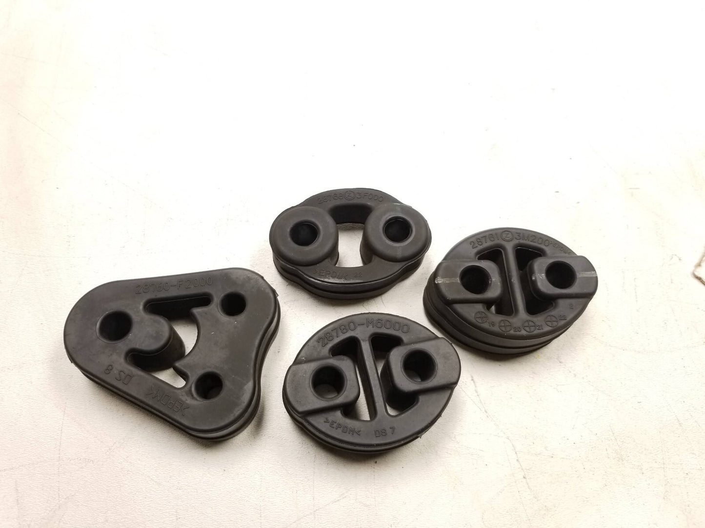 2020 Hyundai Venue Exhaust Pipe Insulator Hanger 4pcs OEM