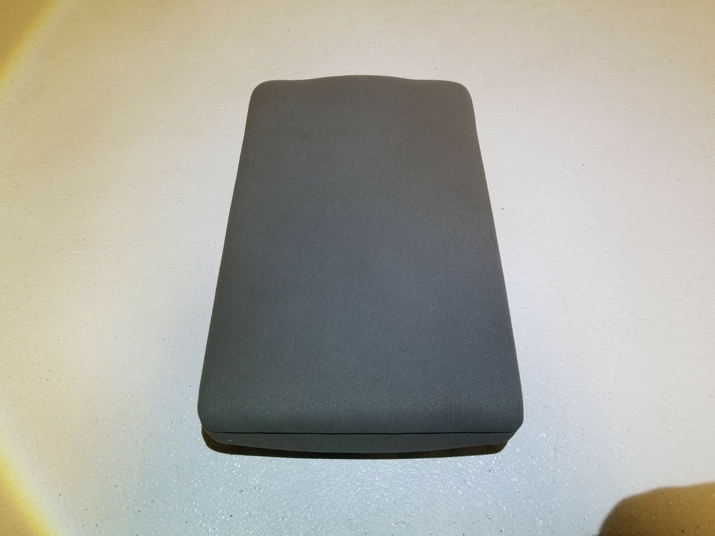 2007 Chrysler Sebring Rear Seat Armrest W/ Cup Holder OEM