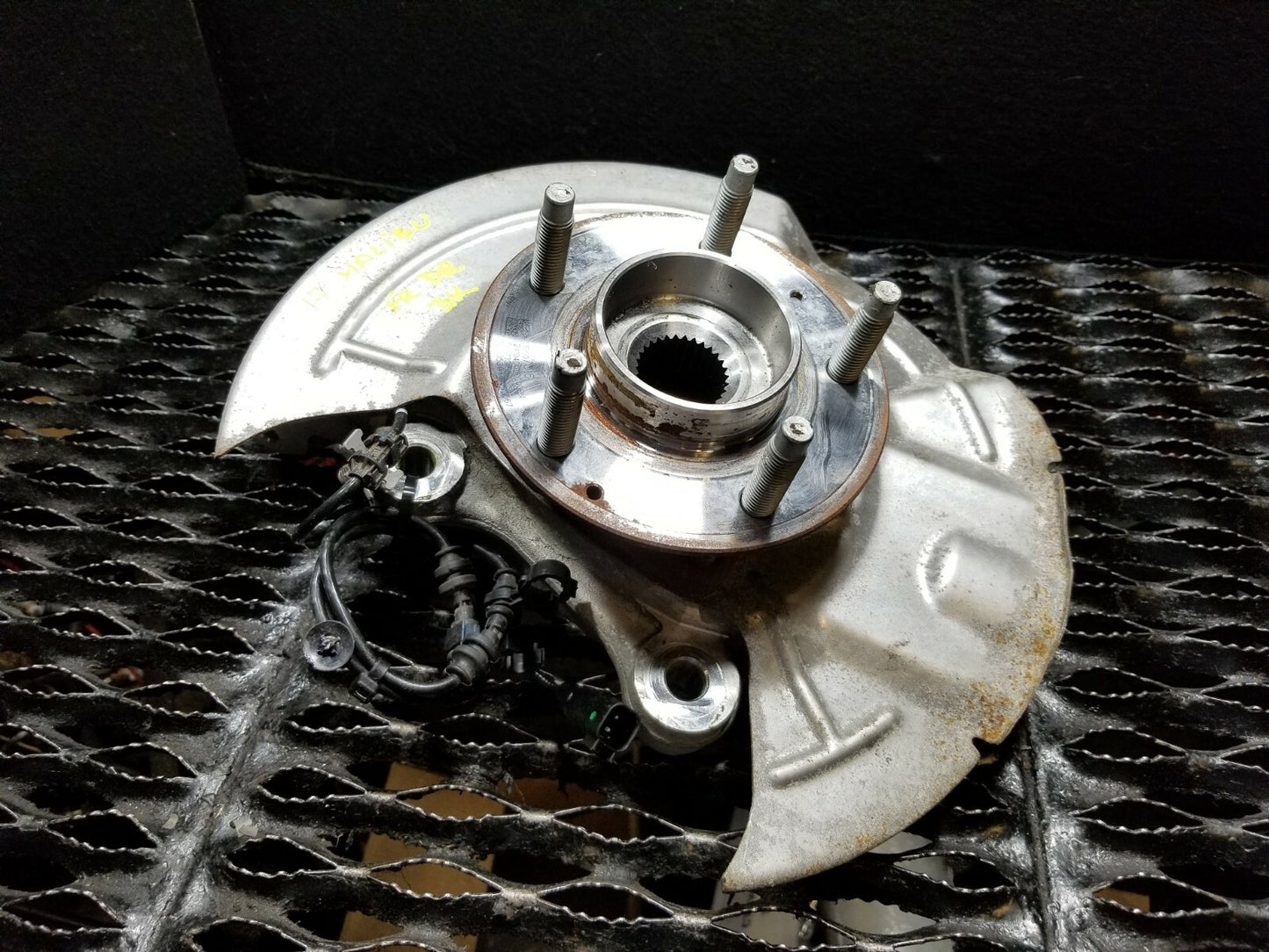 2017 Chevrolet Malibu Front Spindle Knuckle Wheel Hub Left Driver Side OEM