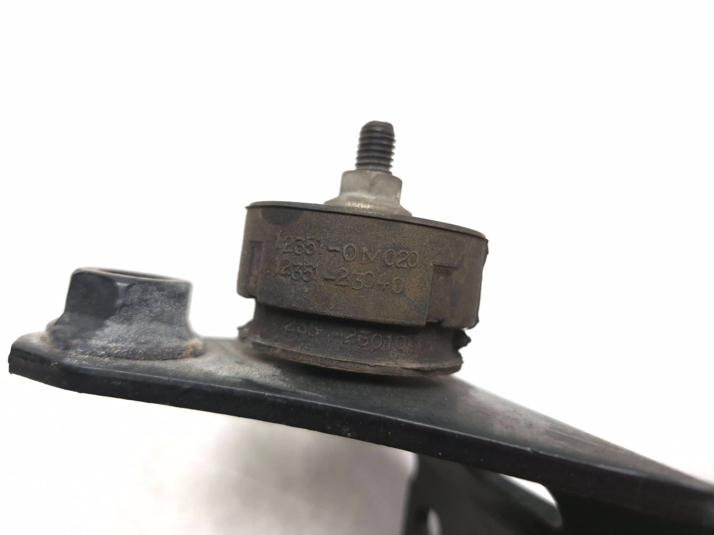 2011 Toyota Prius Engine Mount Bracket 3pcs OEM