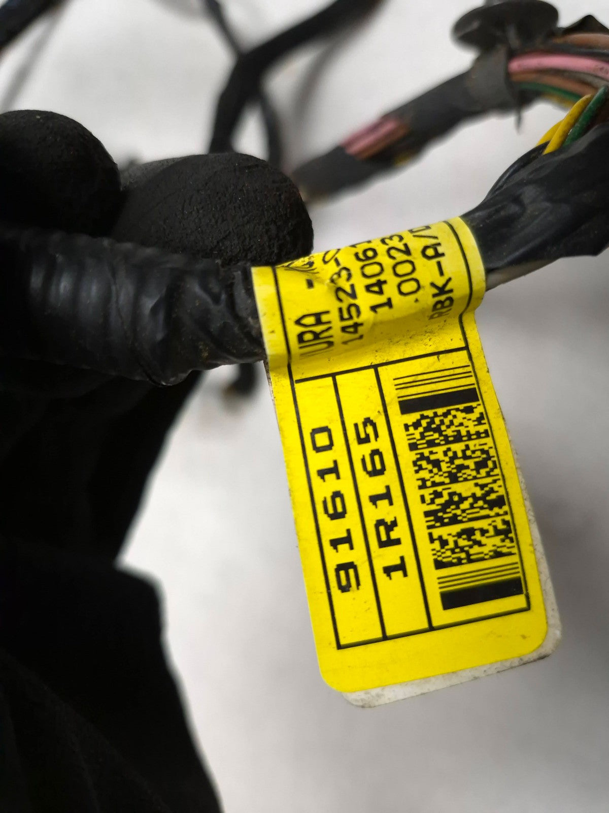 2014 Hyundai Accent Front Right Door Wire Harness OEM 91610-1r165