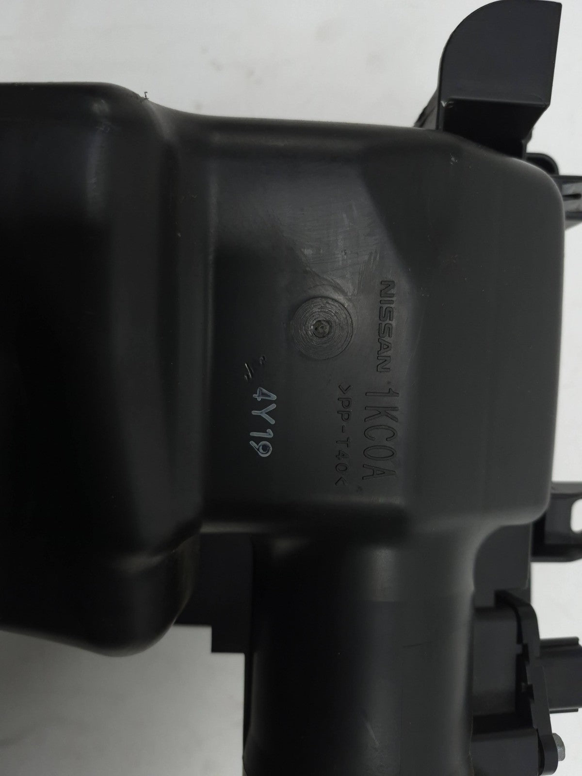 2015 Nissan Juke Air Filter Housing Box OEM