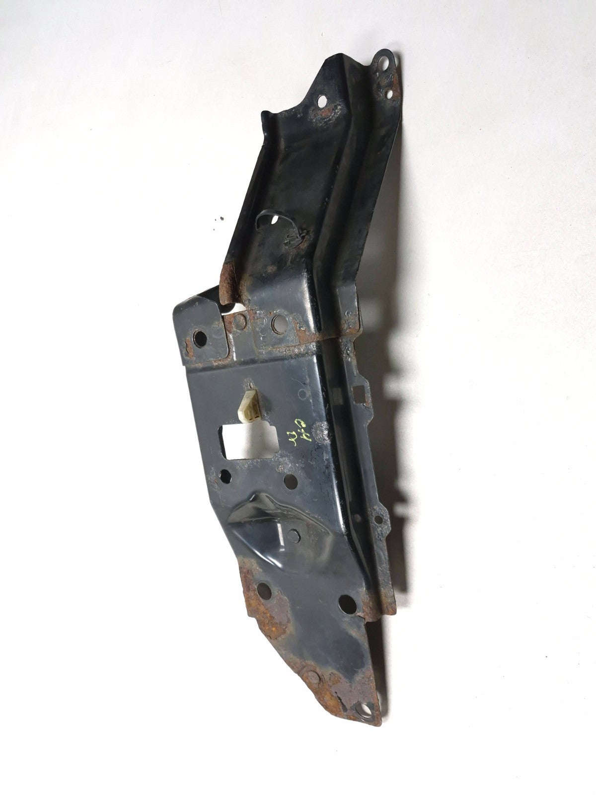 2012 Nissan Rogue Radiator Mount Support Bracket OEM