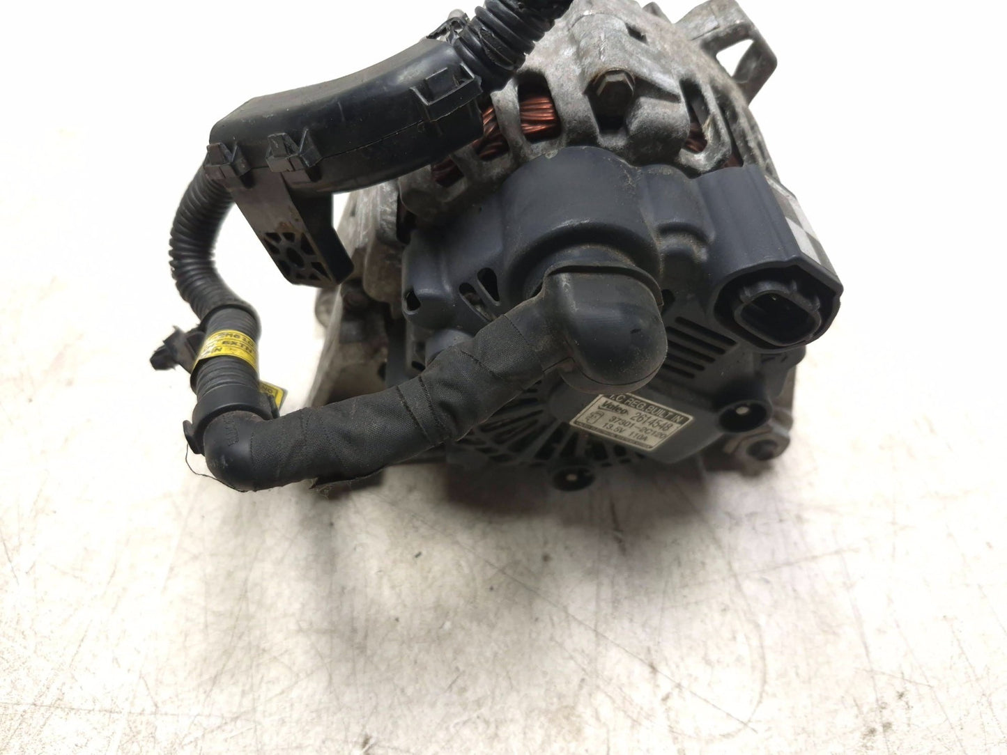 2013 Hyundai Genesis Alternator 37301-2c120 OEM
