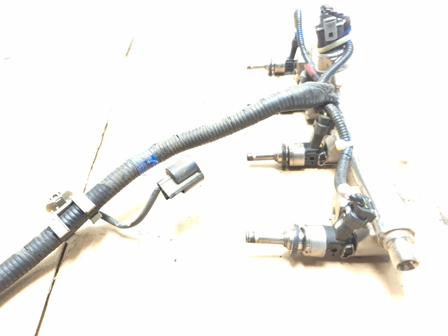 2012 Hyundai Sonata 2.4l Fuel Rail W/ Injector Assy OEM
