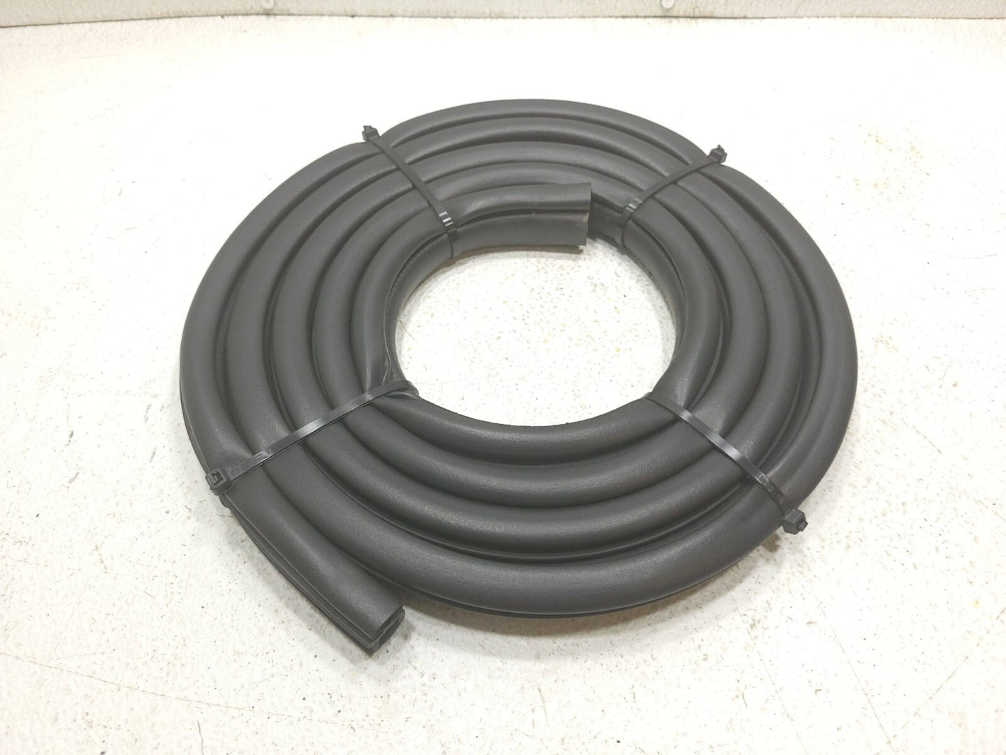 07 - 13 Suzuki Sx4 Hatchback Rear Door Weather Strip Seal Driver Side Left OEM