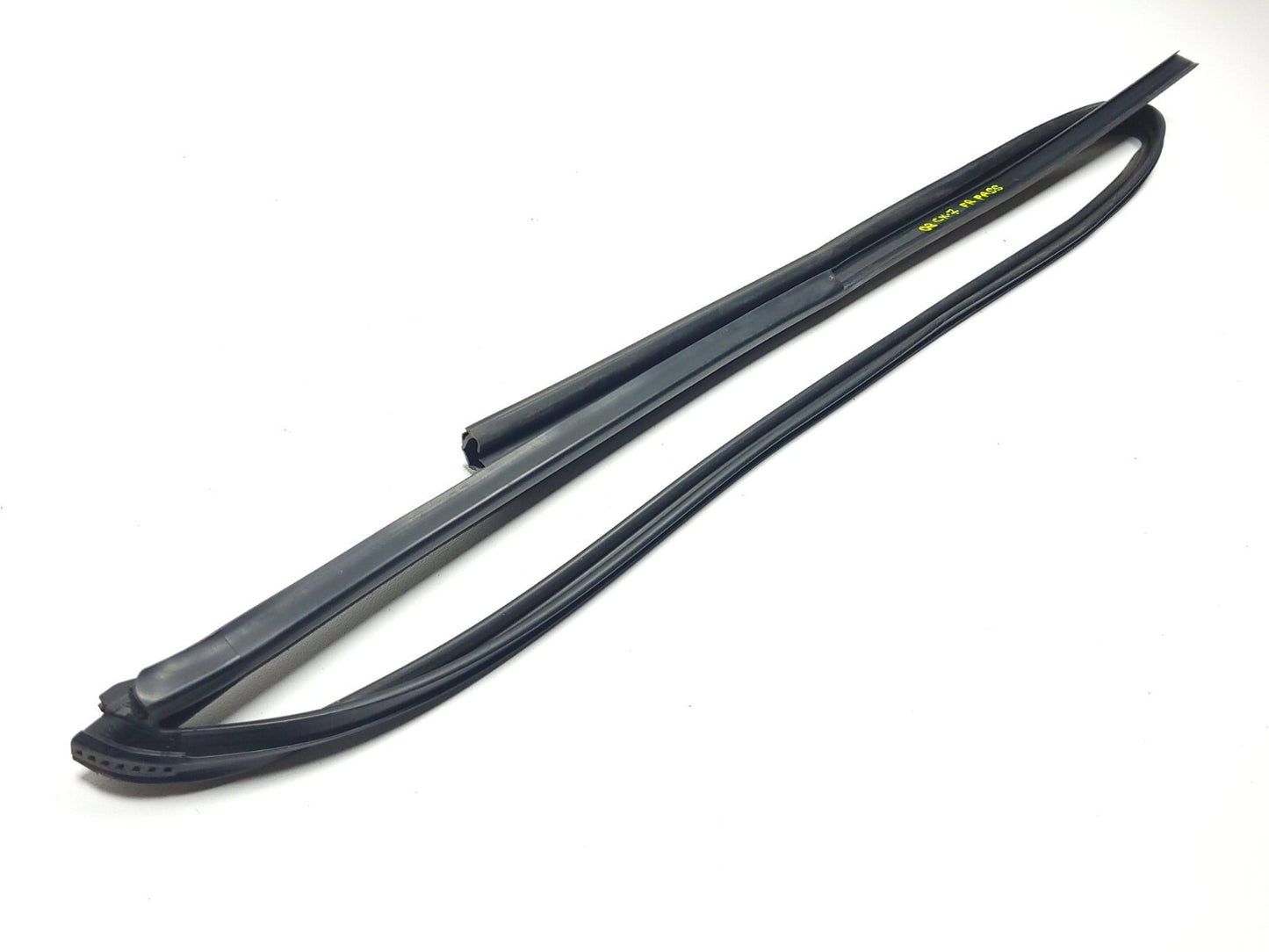 2009 Mazda Cx-7 Front Passenger Door Window Molding 2pcs W/ Weatherstrip OEM