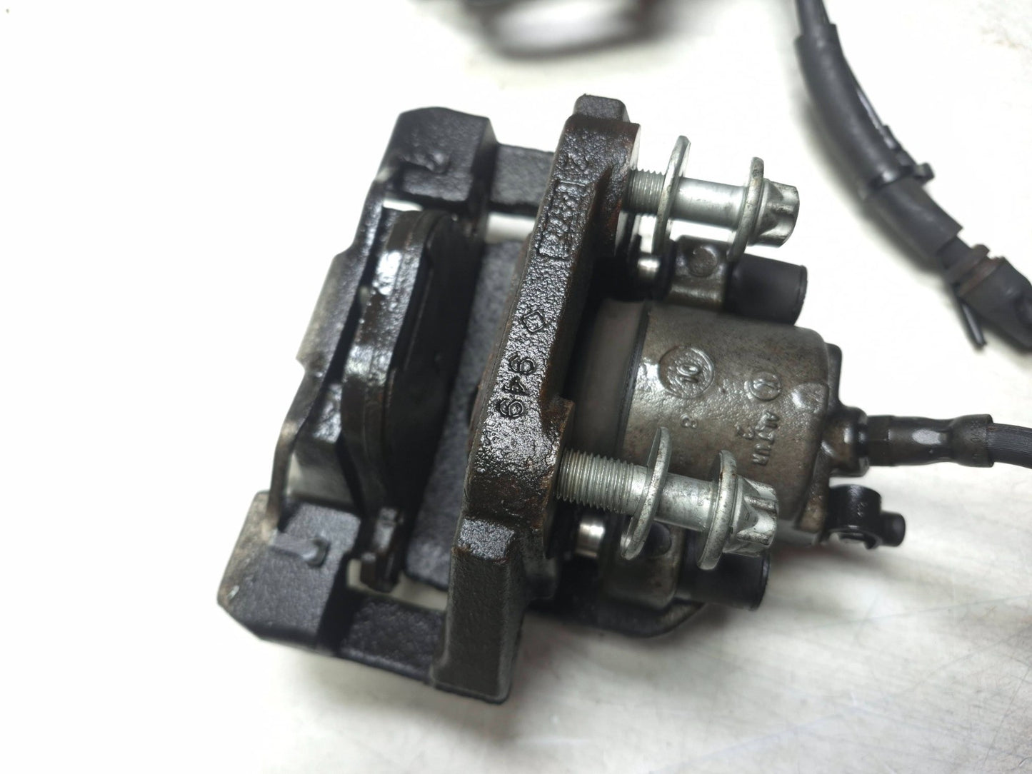 2008 BMW X6 E71 Brake Caliper Left & Right Pcs 4 OEM