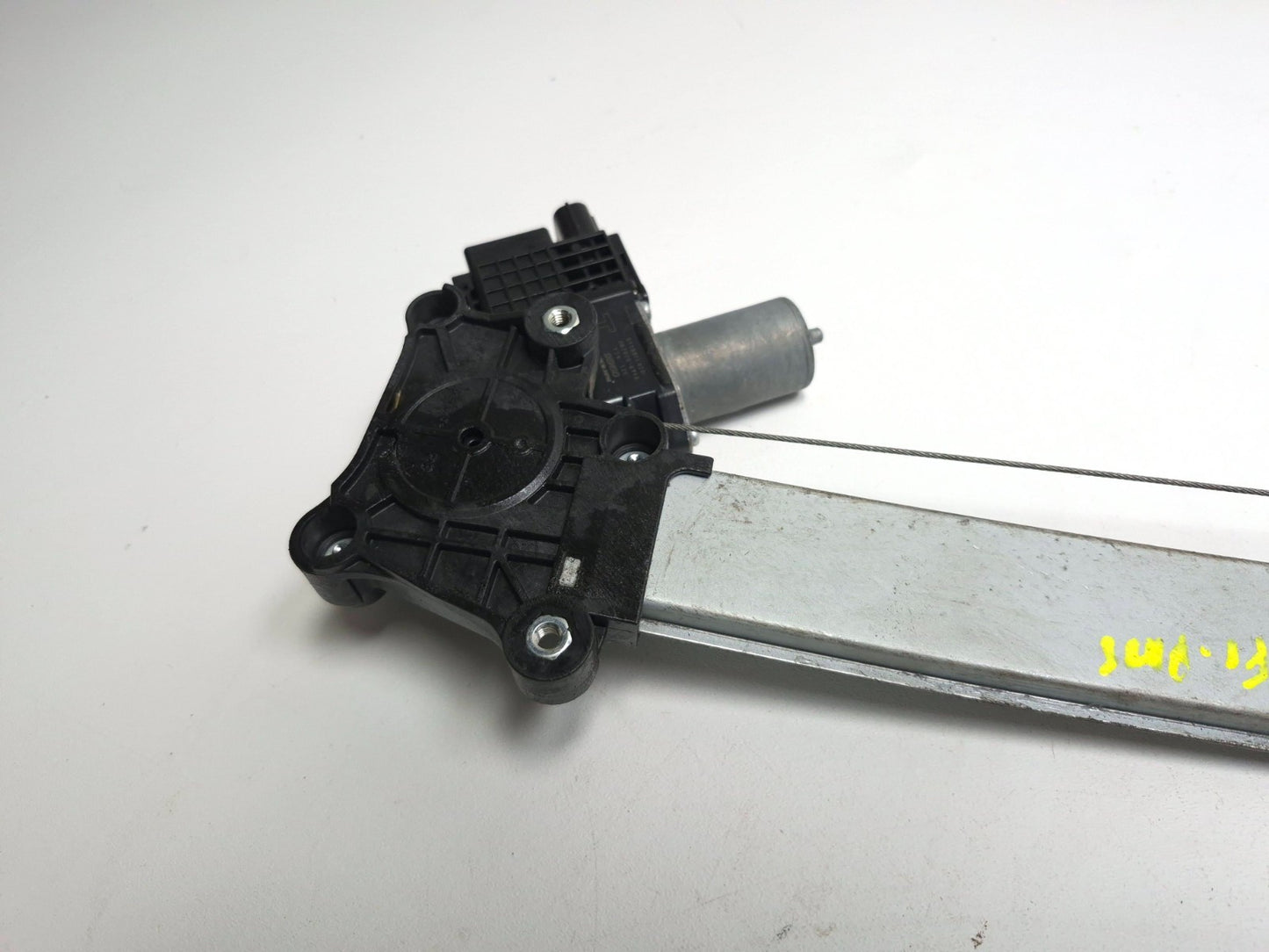 2022 Subaru Crosstrek Front Door Window Regulator Motor Right Passenger Side OEM