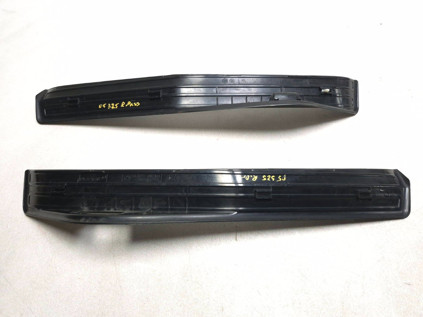 01 02 03 04 05 BMW E46 Sdn Rear Door Sill Plate Cover Trim Left & Right 2pcs OEM
