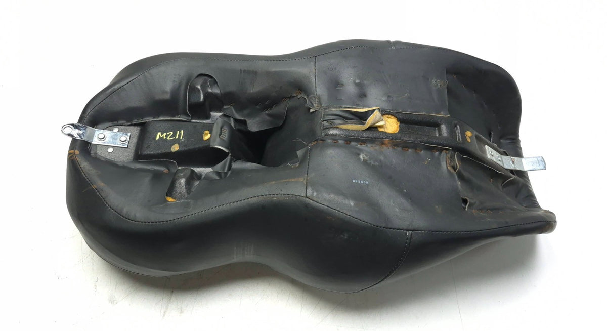 2007 Harley Touring Street Glide Seat & Passenger Backrest Pair OEM