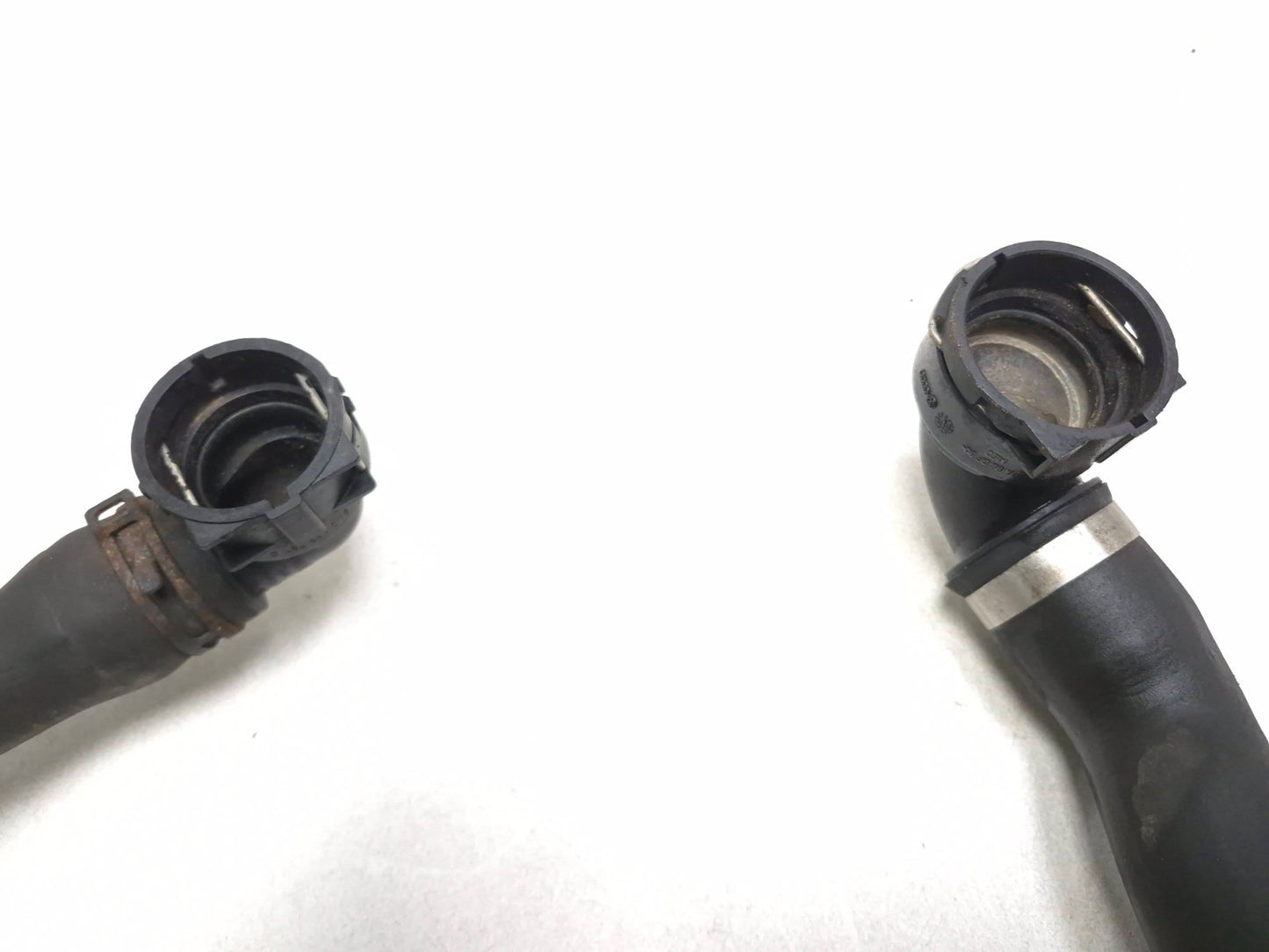 2011 Volkswagen Tiguan Radiator Hose Pipe Lower & Upper Pair OEM
