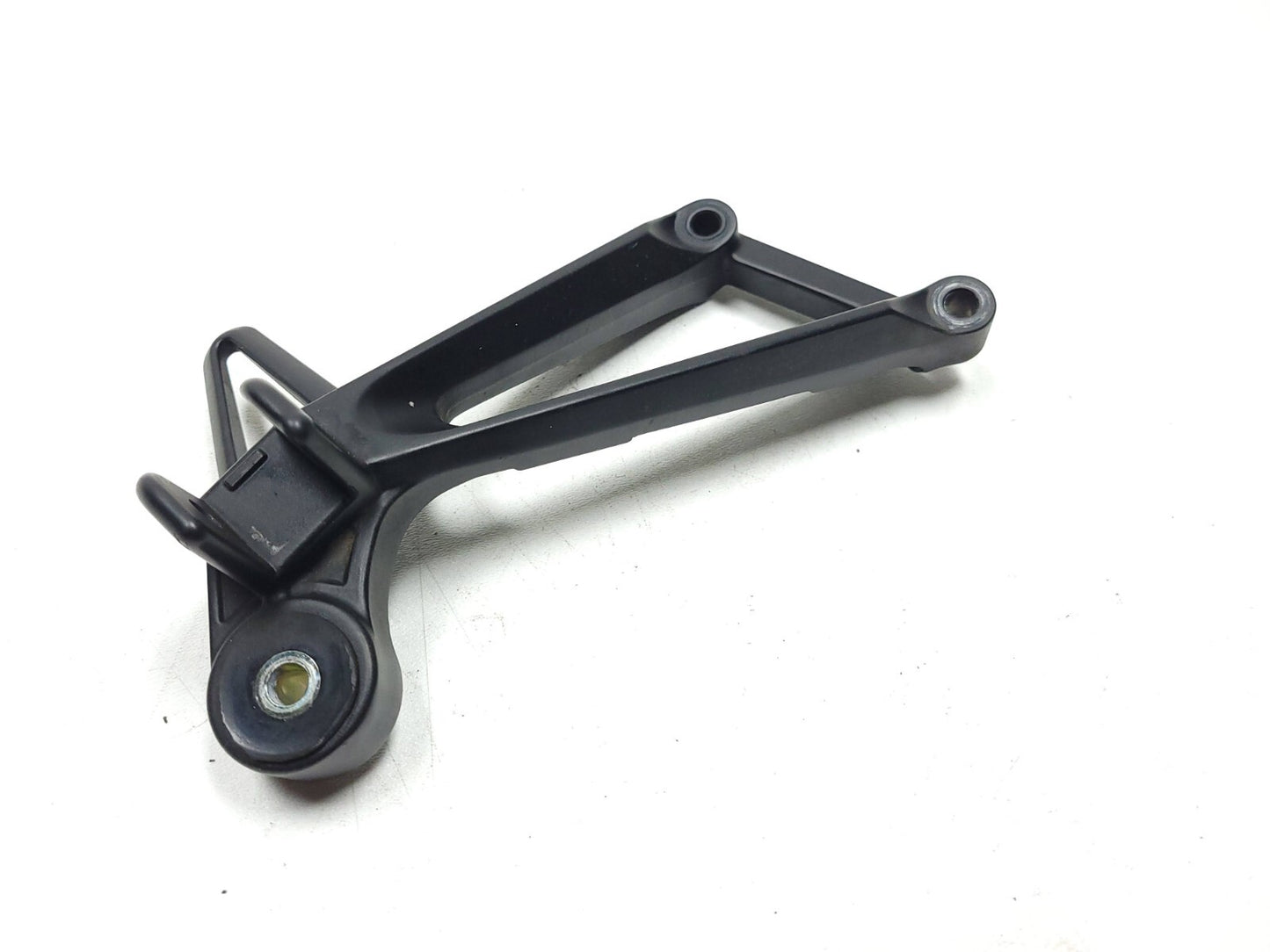 2015 - 2024 Yamaha Yzf-r3 Yzfr3 Rear Foot Peg Mount Bracket Left & Right OEM