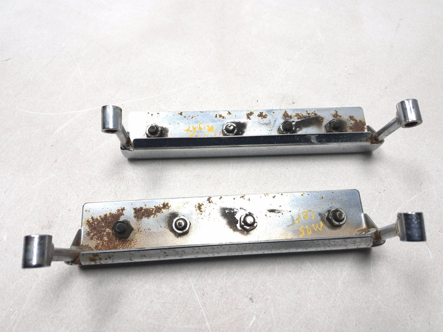 1999 Suzuki Intruder 1500 Front Right & Left Windshield Bracket Pair OEM