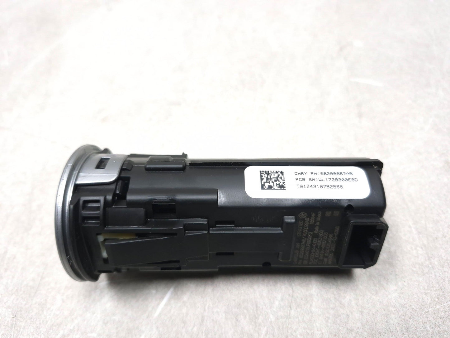 2018 Chrysler 300 Limited AWD Push To Start Ignition Switch OEM