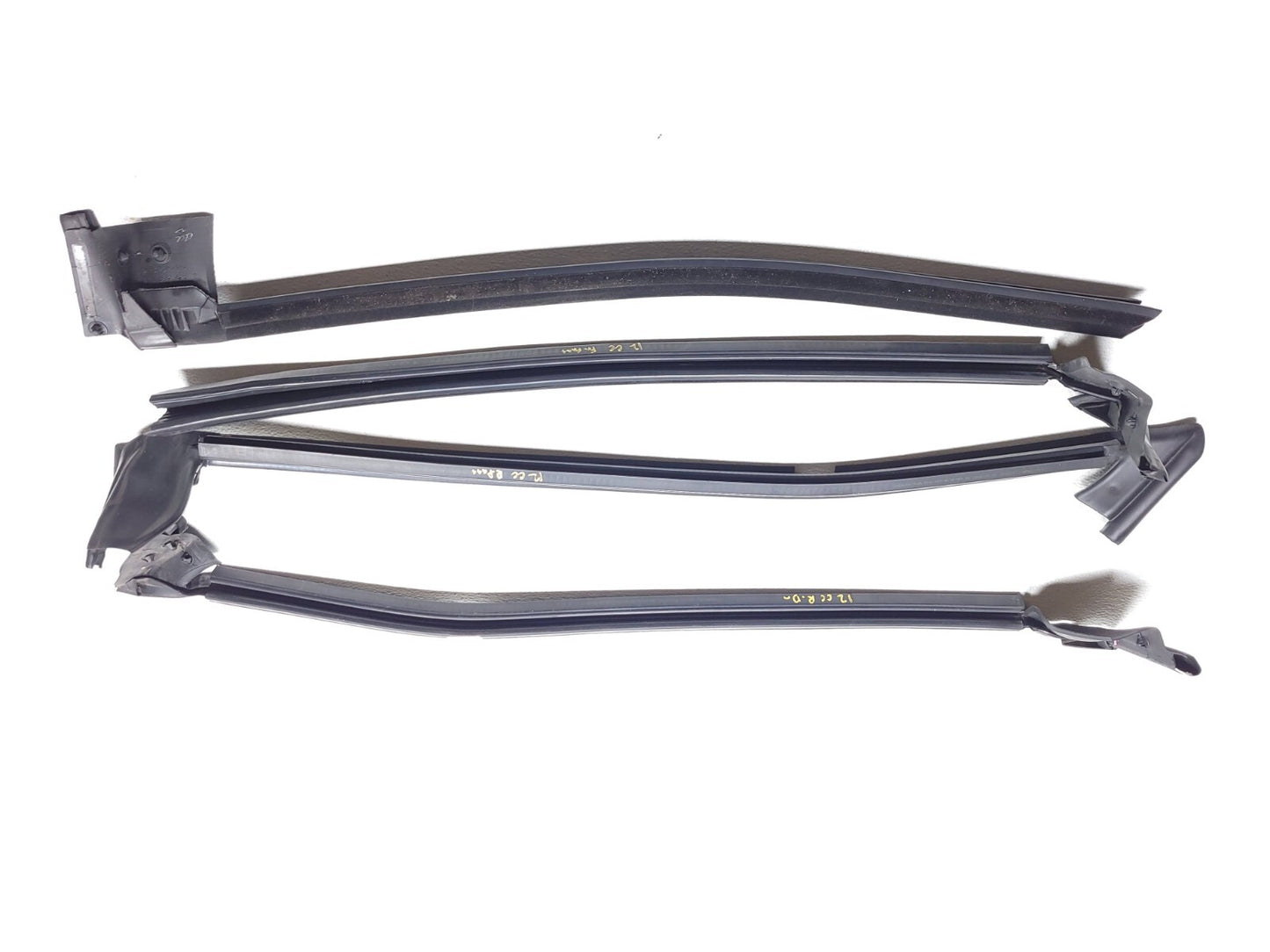 202 Volkswagen Cc Door Window Weatherstrip Seal 4pcs OEM