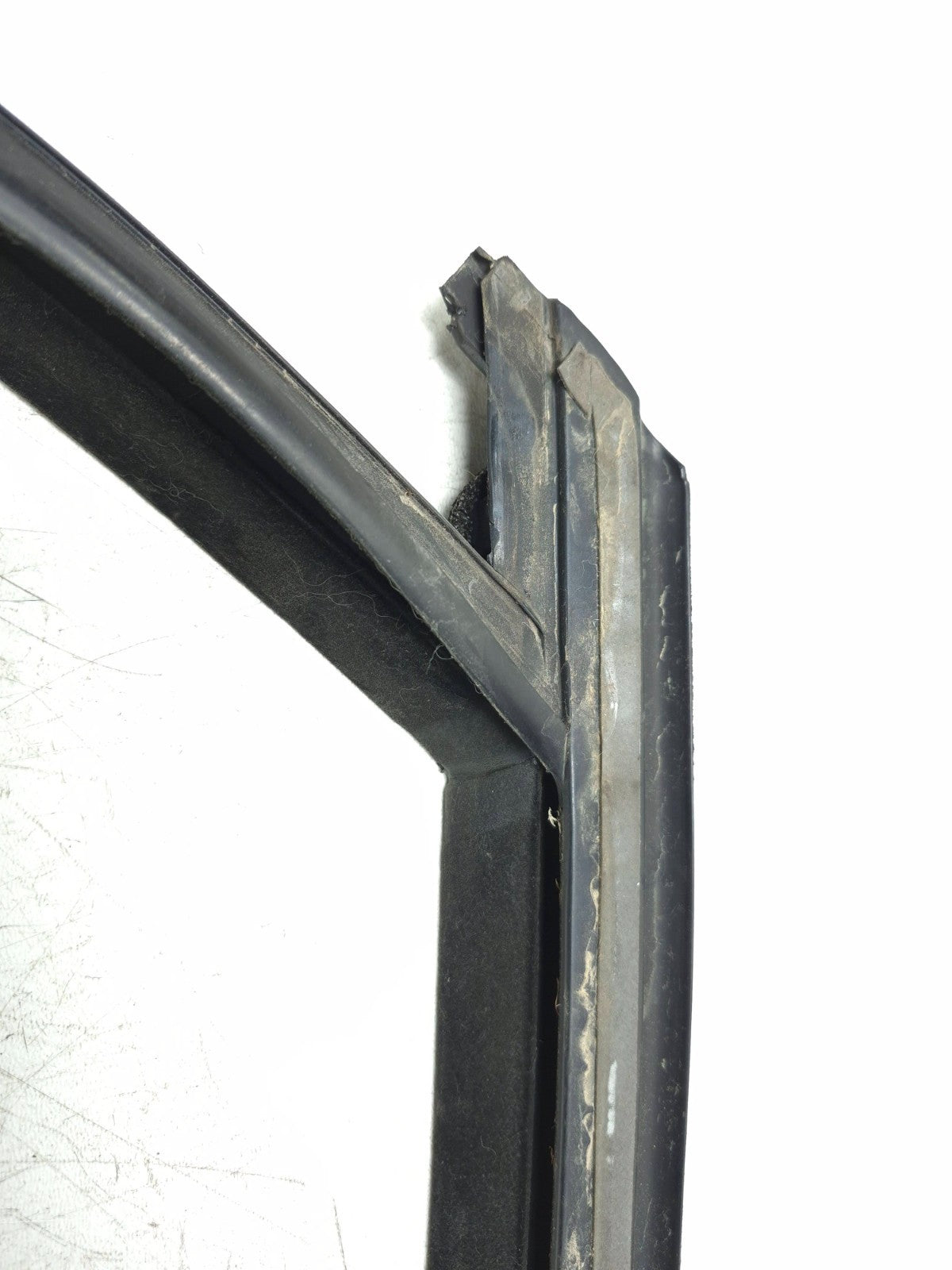 2013 Ford Focus Hatchback Rear Door Weatherstrip Seal Passenger Side Right OEM