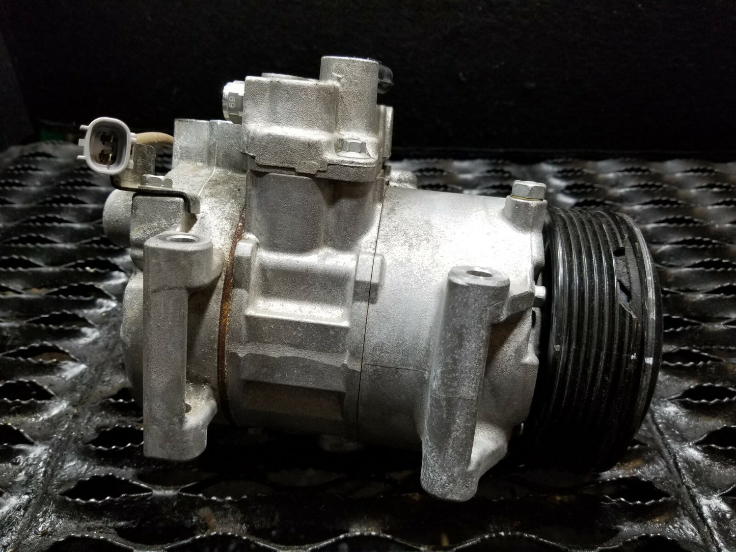 2017 Subaru Legacy A/c Compressor Tse14f 2.5l OEM 10k Miles