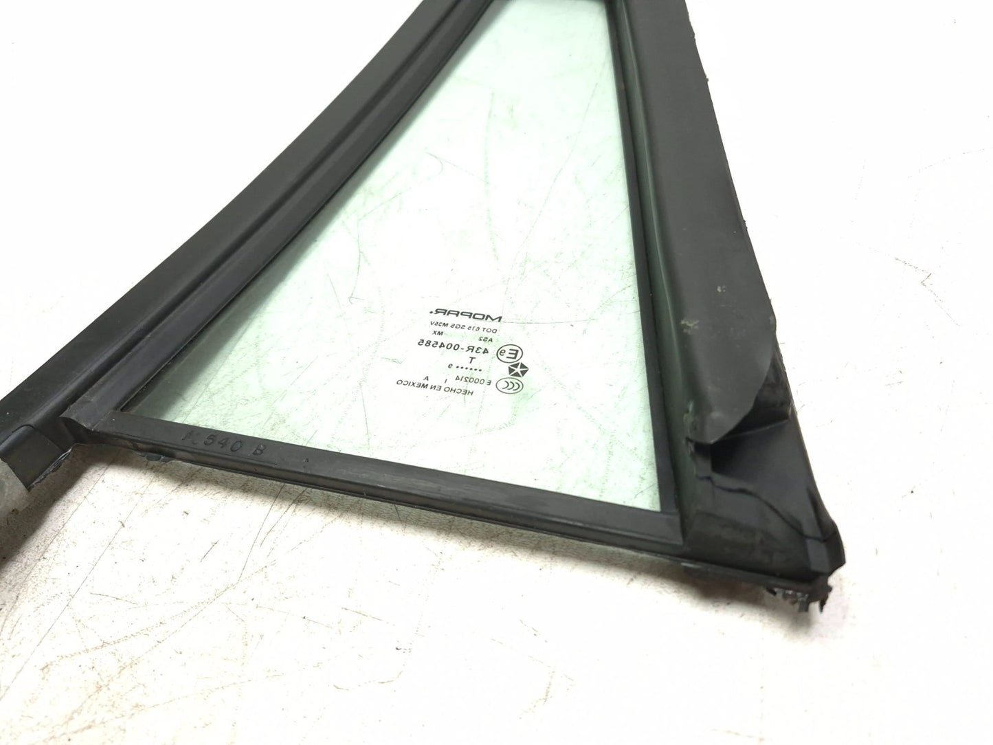 2010 Dodge Caliber Sxt Rear Door Vent Glass Passenger Side Right OEM