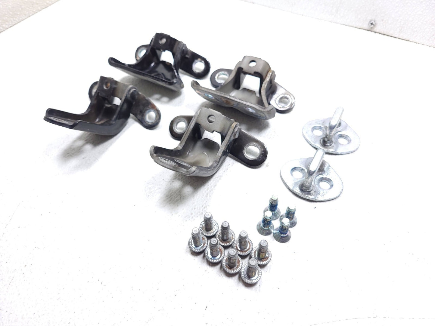 2014 Hyundai Elantra Gt Door Hinge Front & Rear Left Driver Side Set OEM