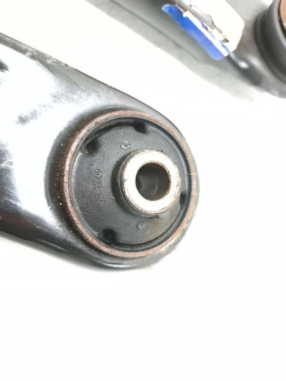 2010 Dodge Caliber Sxt Front Lower Control Arm Left & Right Pair OEM