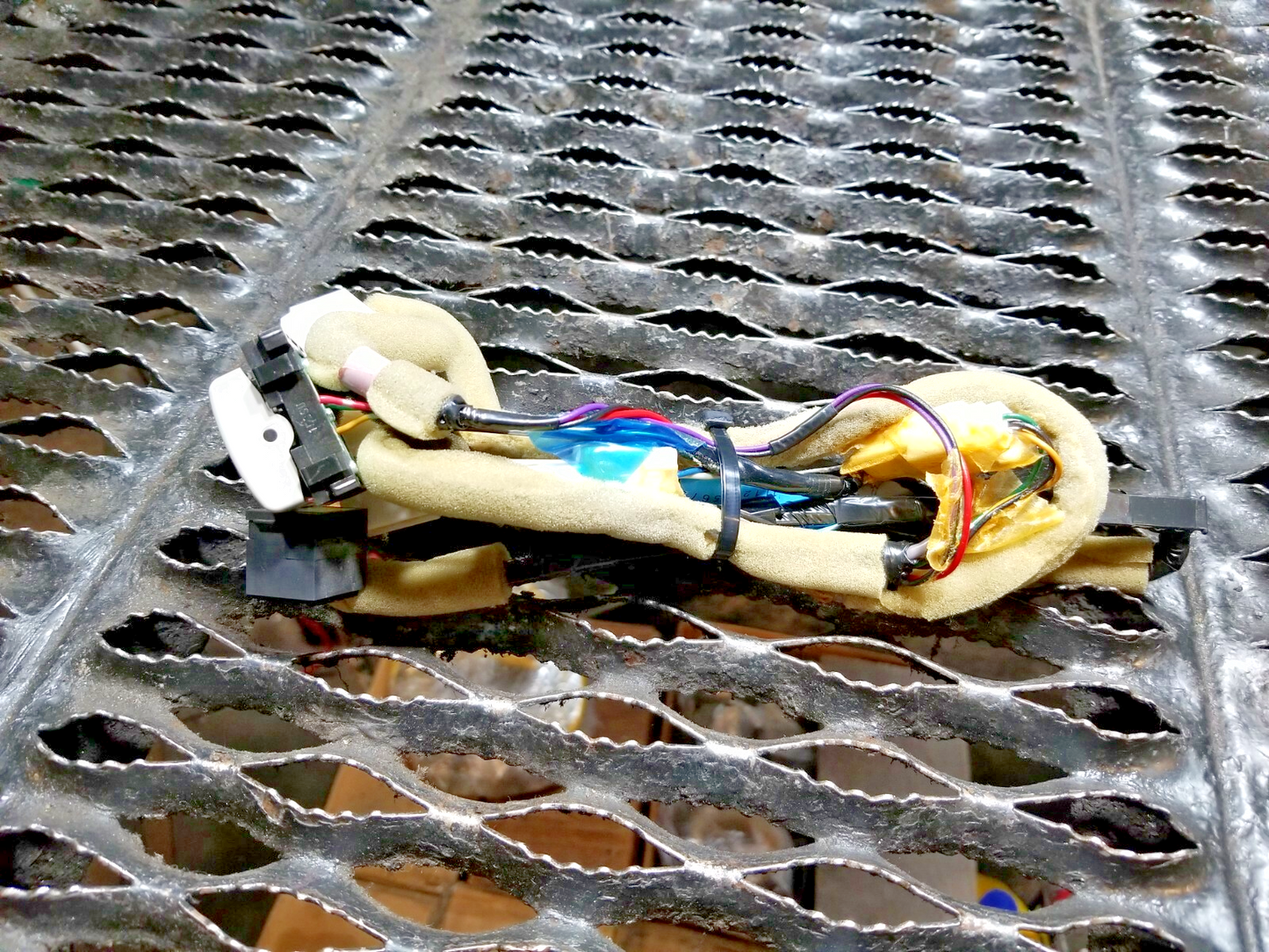 2012 Nissan Juke Dome Light Lamp Wiring Harness OEM