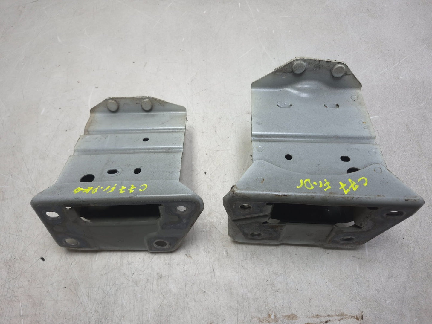 2012 Nissan Leaf Front Bumper Reinforcement Support Bracket Pair OEM