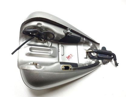 2007 Yamaha Xvs 1300 V-star Fuel Tank Has Damage OEM