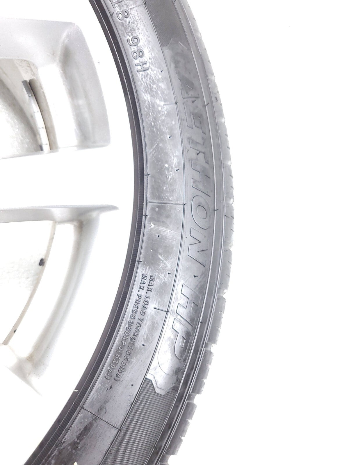 2012 Nissan Rogue Wheel Rim W/ Tire 225/55r18 10/32" OEM