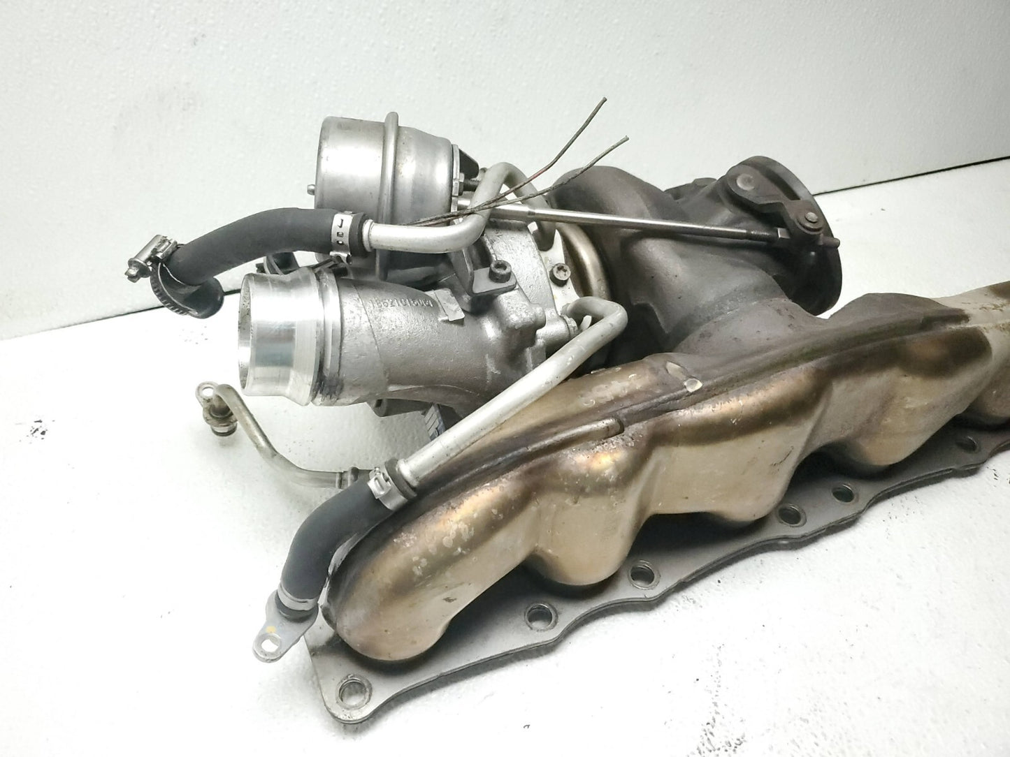 2013 BMW X6 Turbocharger W/ Exhaust Manifold Assy OEM