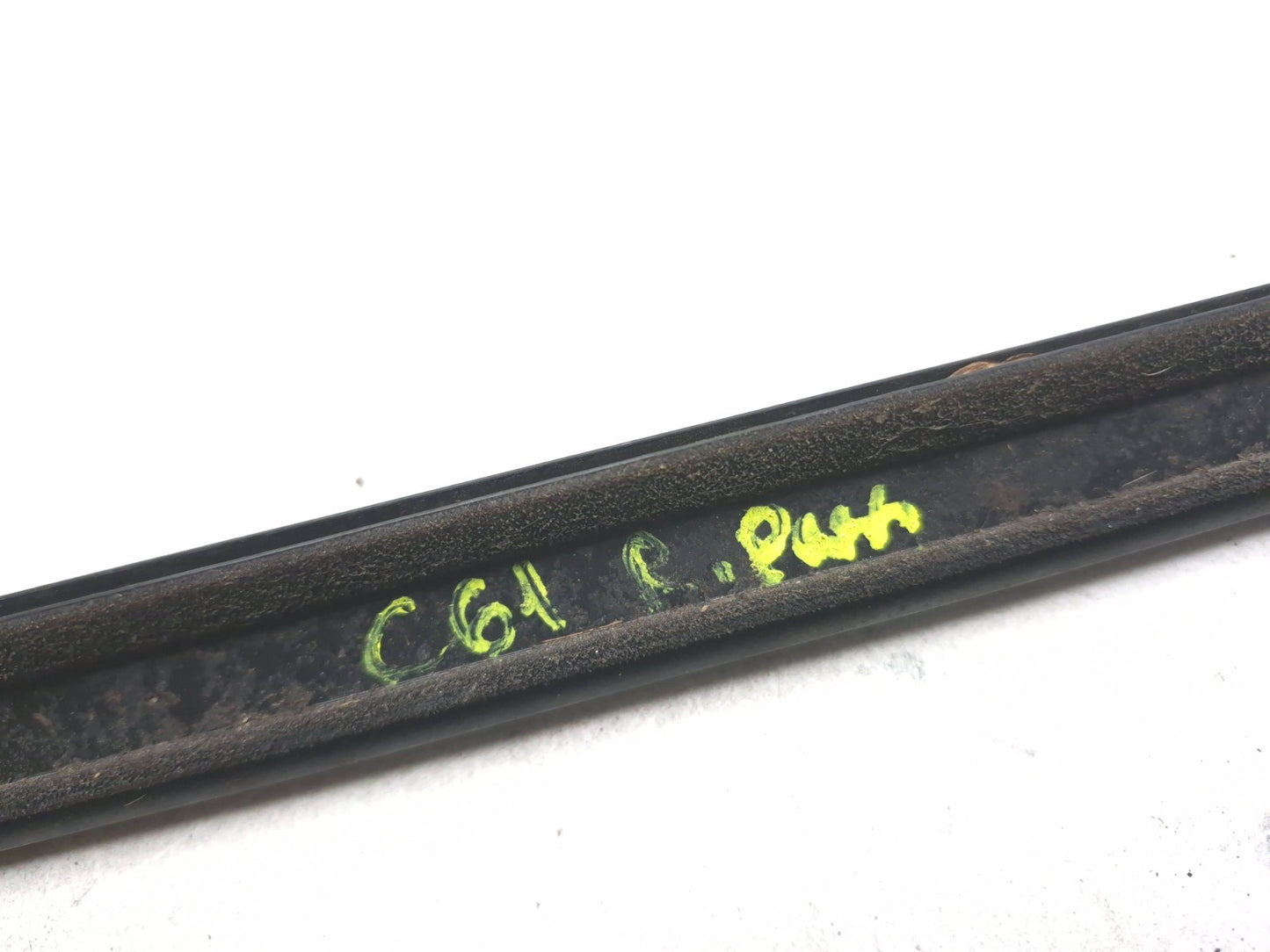 2007 Honda Fit Rear Door Weatherstrip Seal Passenger Side Right 4pcs OEM