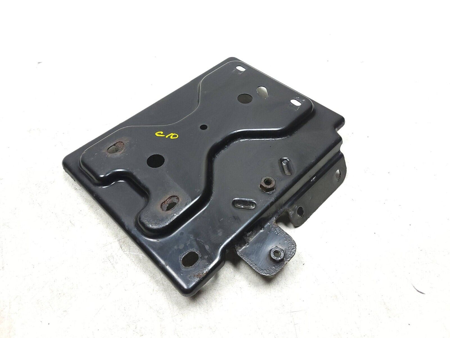 10-14 Chevrolet Suburban Battery Tray Holder 25826079 OEM