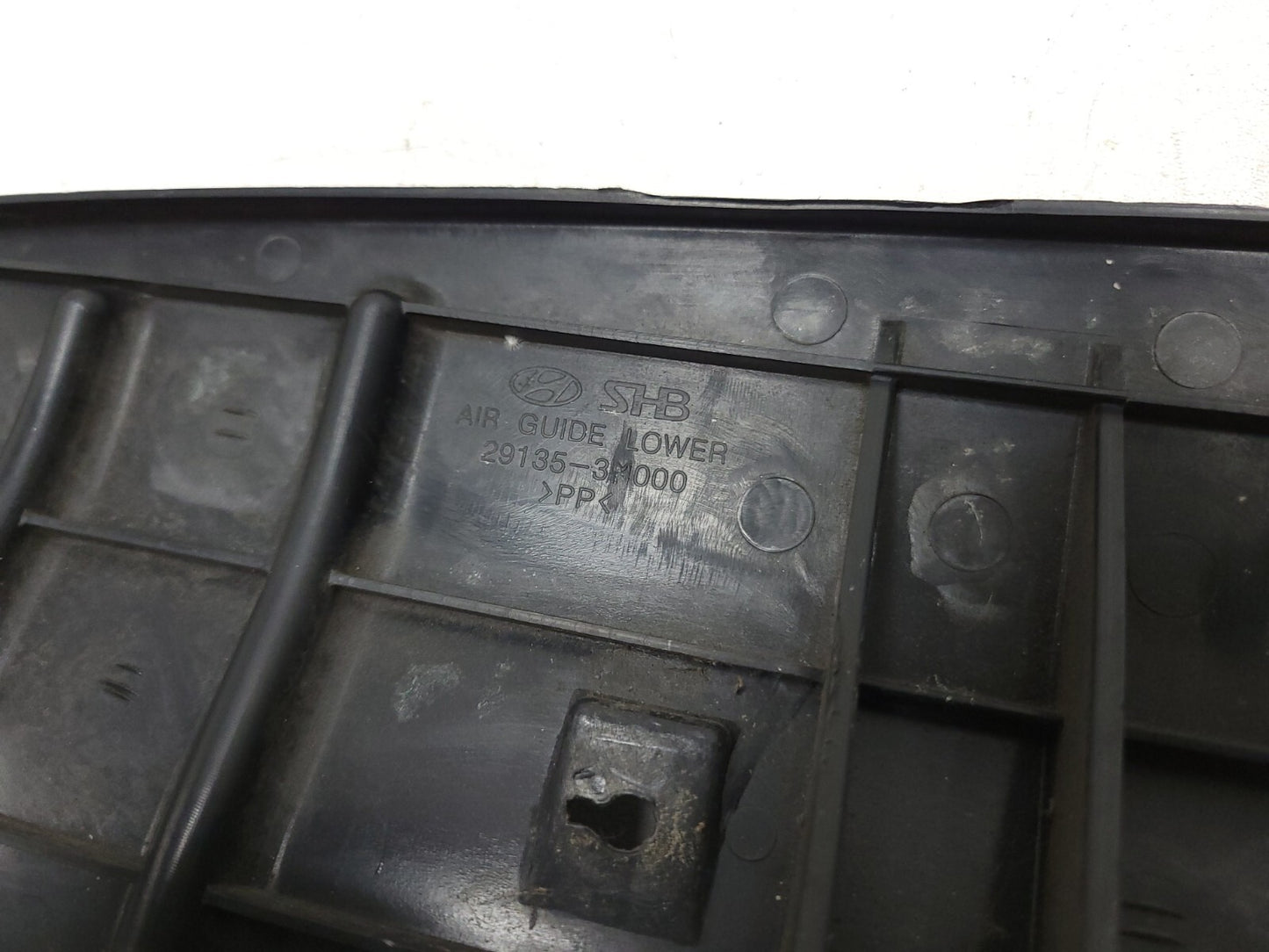 09-14 Hyundai Genesis Radiator Lower Support Bracket Air Deflector OEM Sedan