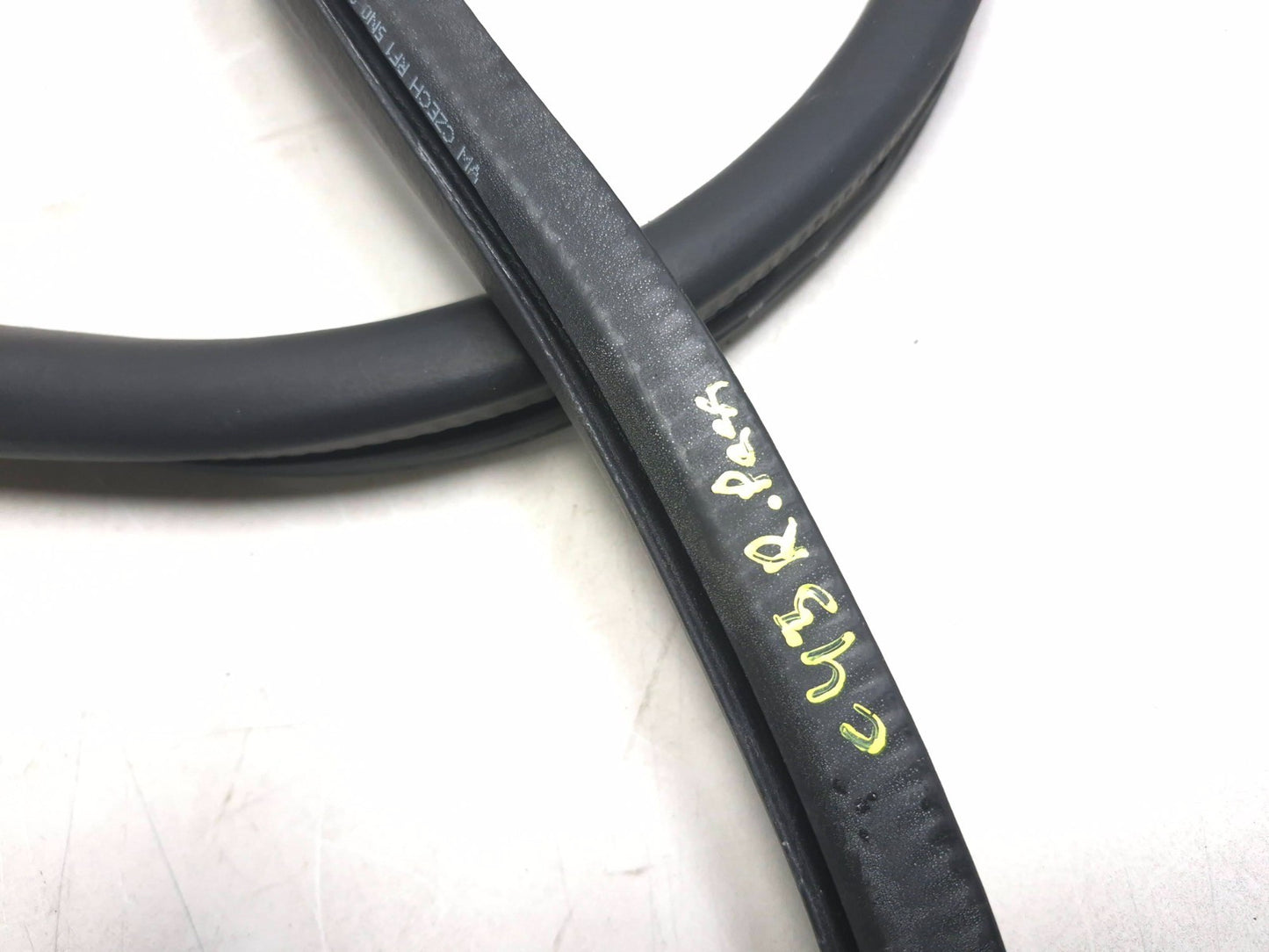 2011 Volkswagen Tiguan Rear Door Weatherstrip Seal Passenger Side Right 4pcs OEM