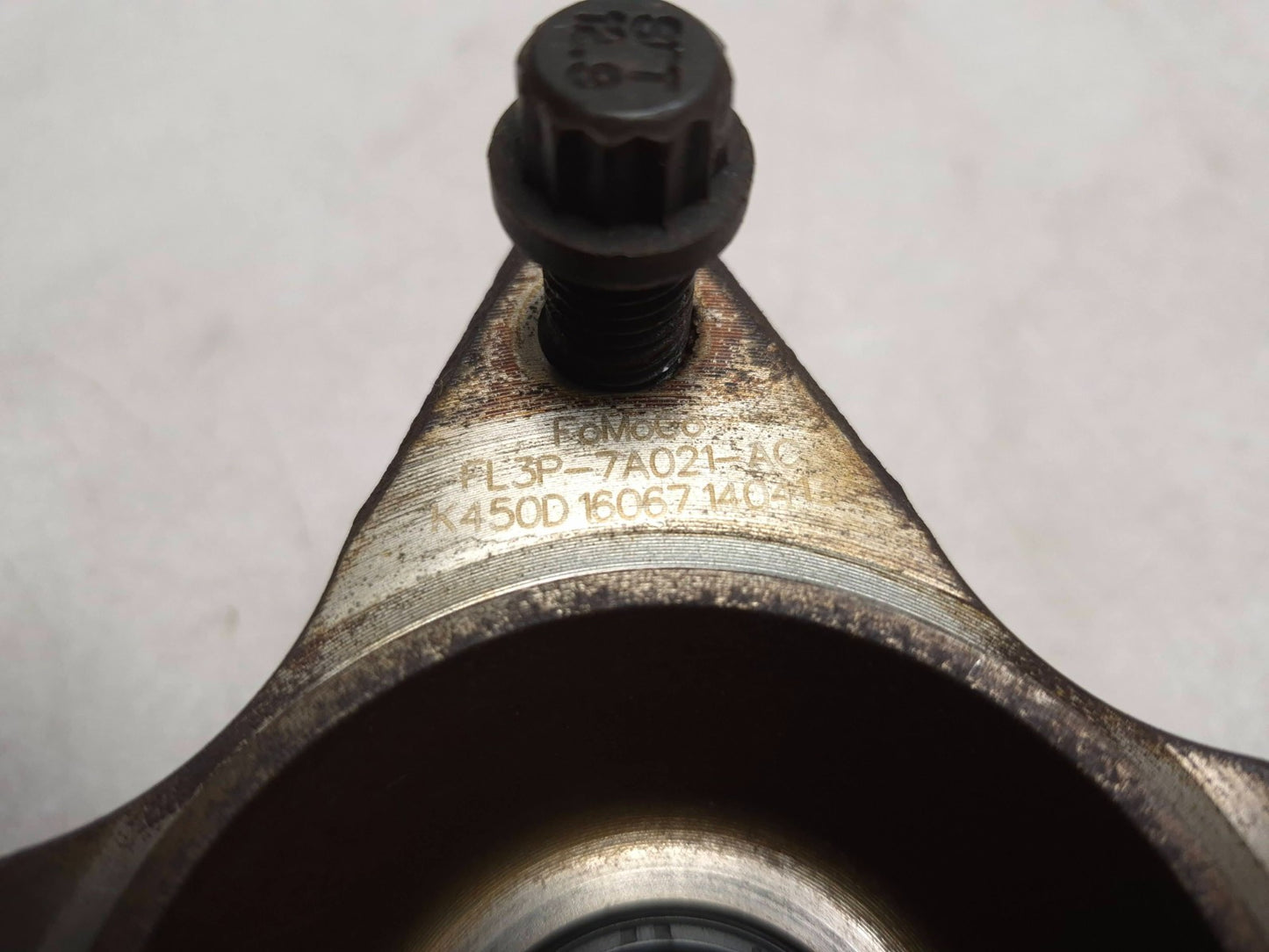 2016 Ford Mustang Gt Transmission Output Shaft Axle Flange Fl3p-7a021-ac OEM