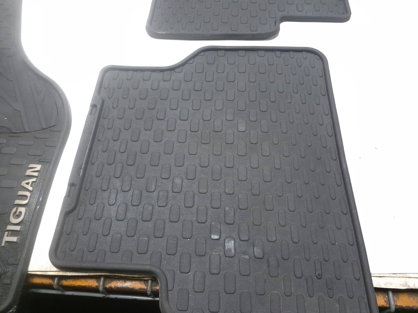 2011 Volkswagen Tiguan All Weather Rubber Floor Mat 4pcs OEM