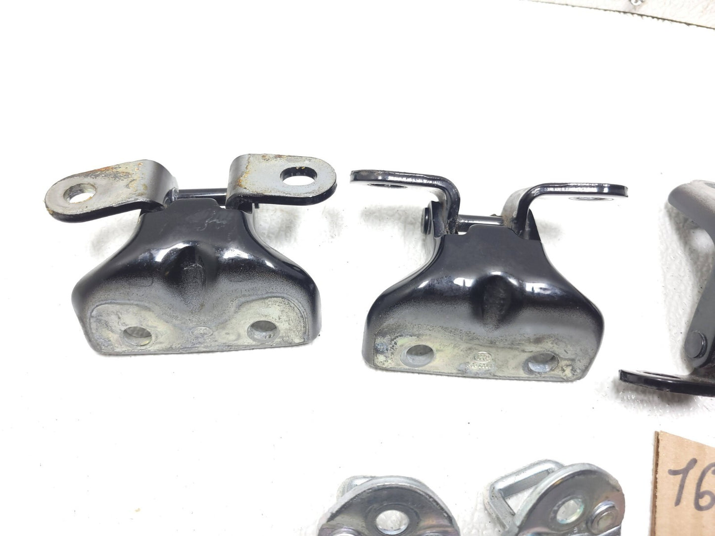 2016 Hyundai Elantra Door Hinge Front & Rear Right Passenger Side Set OEM