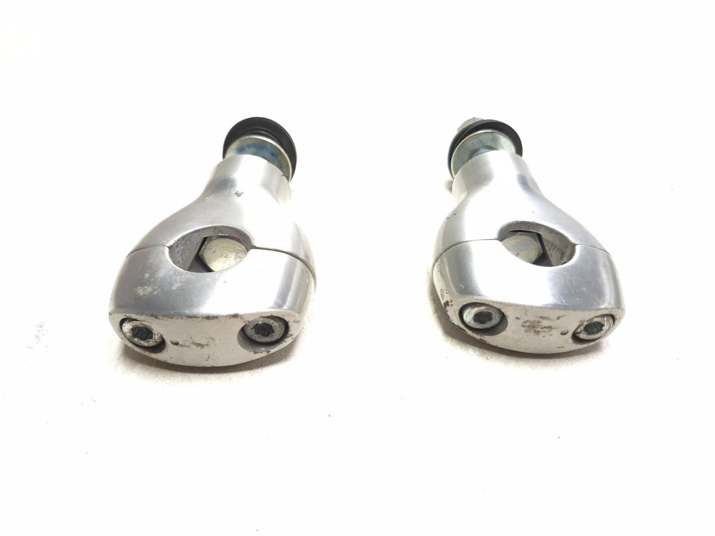 2005 Suzuki Boulevard С50 Handlebar Riser Holder Pair OEM