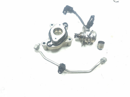 2012 Hyundai Sonata 2.4l High Pressure Fuel Pump W/ Pipe & Bracket OEM