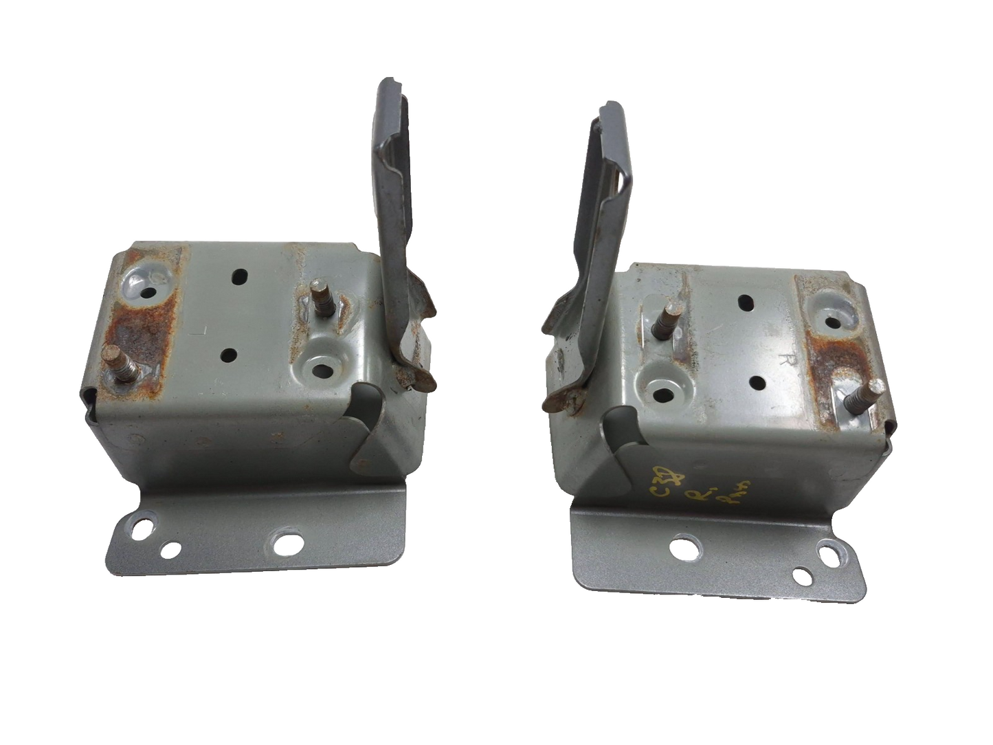 2015 Nissan Juke Rear Driver Bumper Mounted Bracket Left & Right OEM