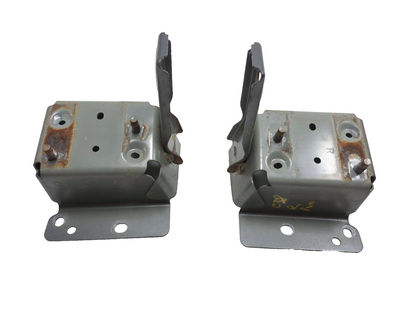 2015 Nissan Juke Rear Driver Bumper Mounted Bracket Left & Right OEM