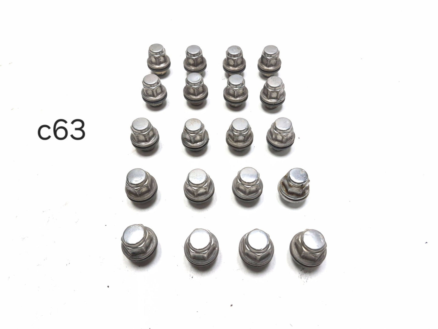 2004 Toyota Corolla Matrix Wheel Lug Nut 20pcs OEM