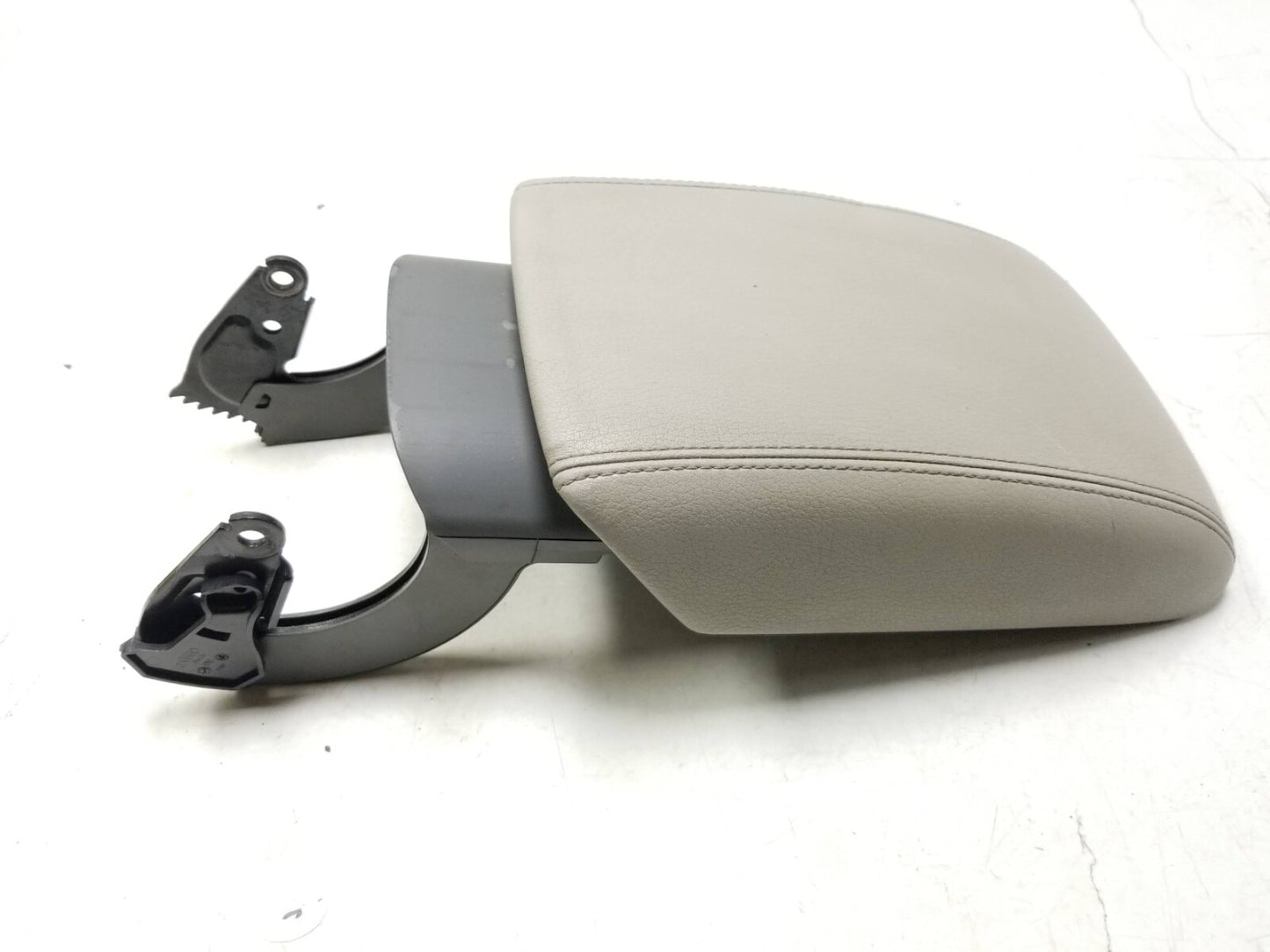 2009 - 2017 Audi Q5 Center Console Armrestoem