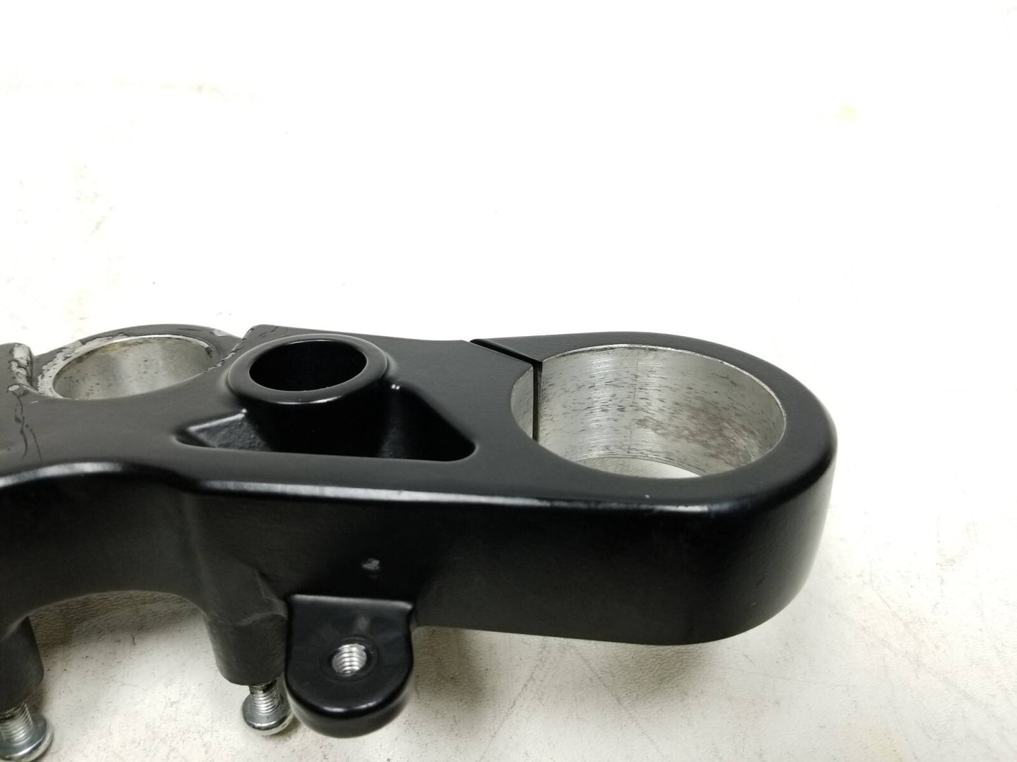 20 - 24 Benelli 302s Upper Triple Tree OEM 1609 Miles