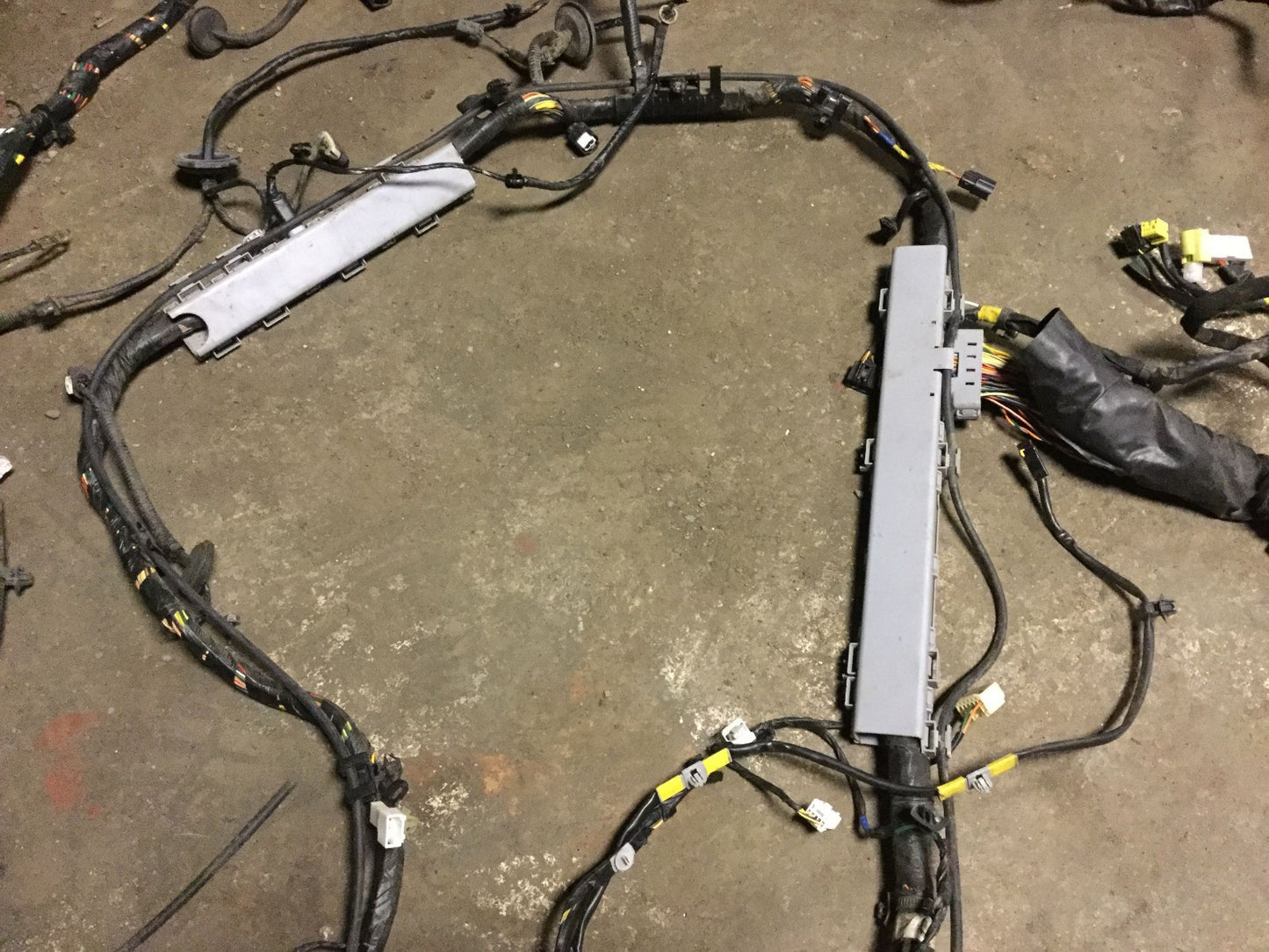 2008 Hyundai Veracruz Interior Floor Wire Wiring Harness OEM