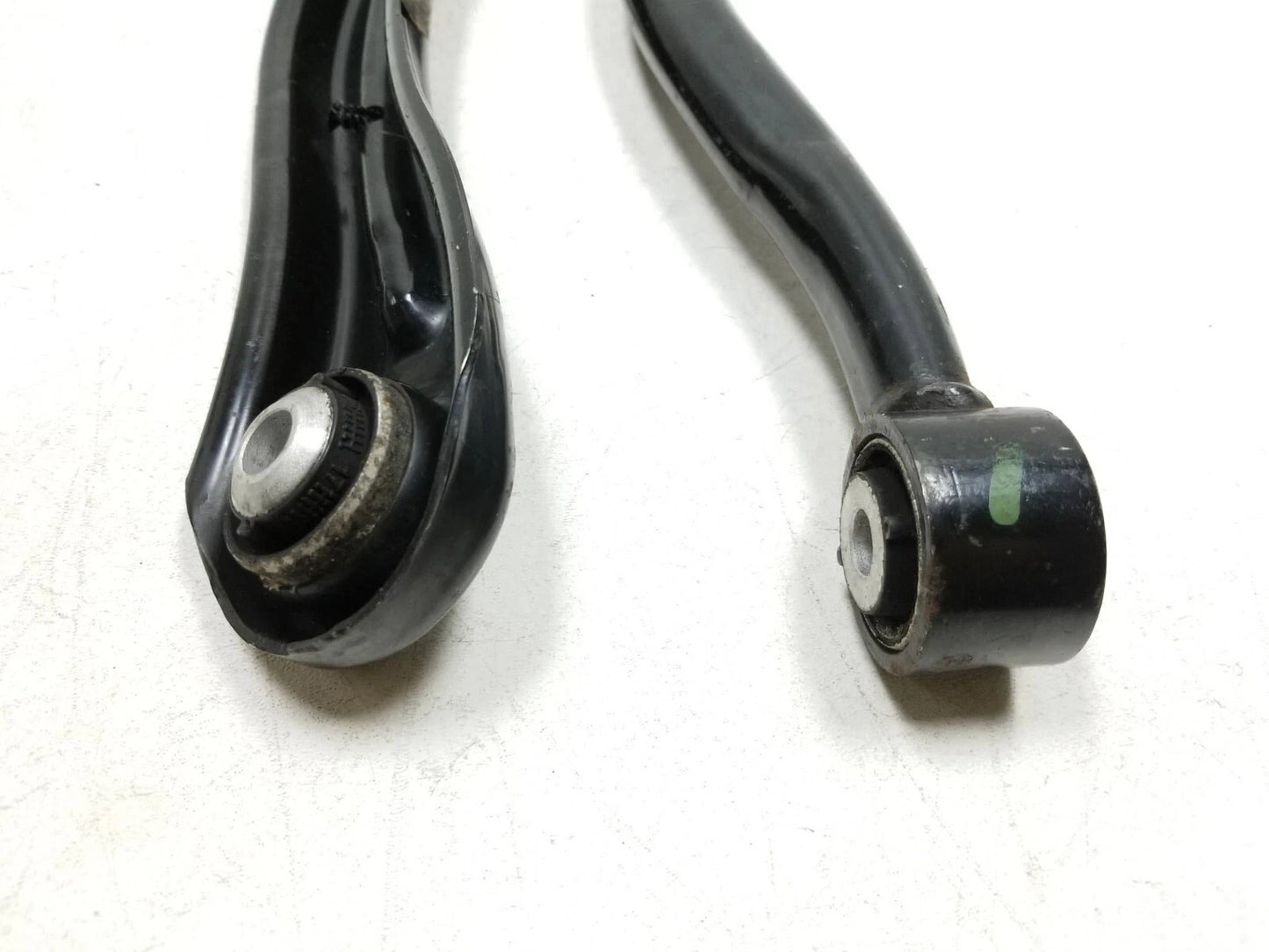 2016 Dodge Durango Rear Control Arm Passenger Side Right 2pcs OEM