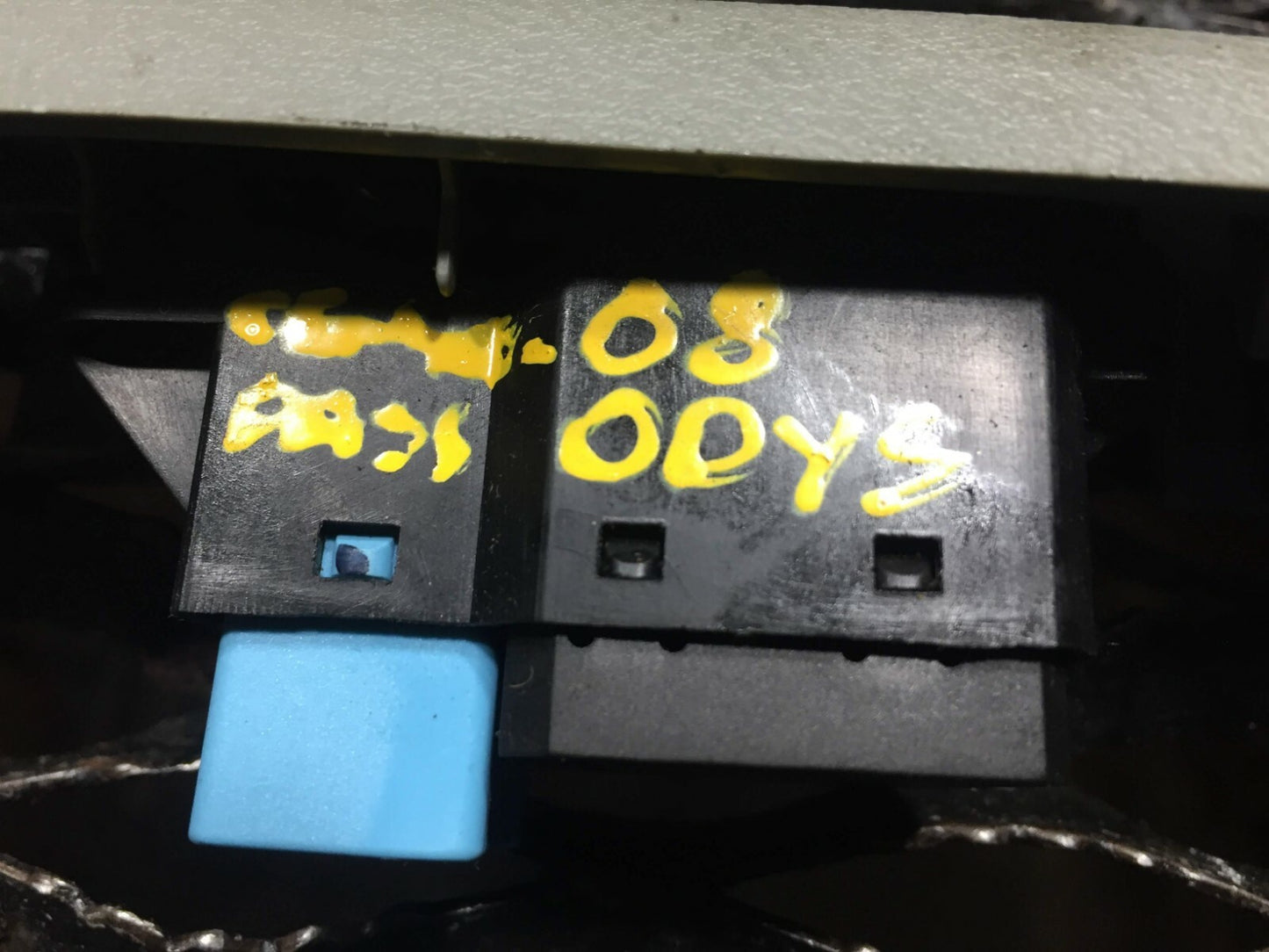 08 09 10 Honda Odyssey Window Switch W/ Trim Rear Right Passenger Side OEM D43