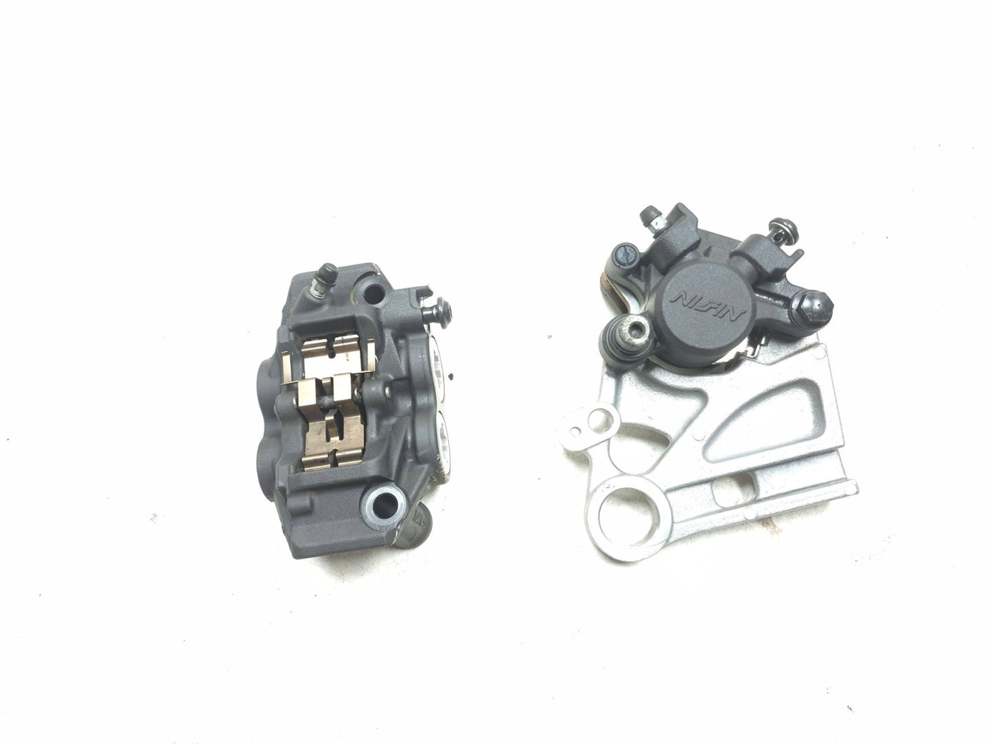 2025 Yamaha Xsr900 Brake Caliper Front & Rear Pair OEM