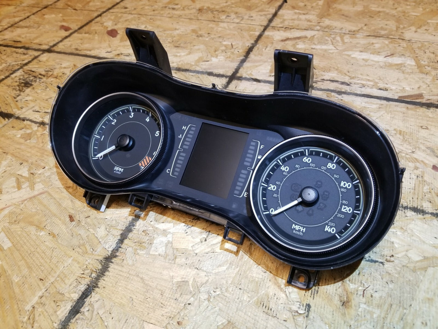 2014 Jeep Cherokee Instrument Cluster Speedometer OEM