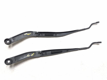 2013 Hyundai Genesis Coupe Windshield Wiper Arm  Left & Right Pair OEM